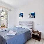 Johnhara Studios & Apartments