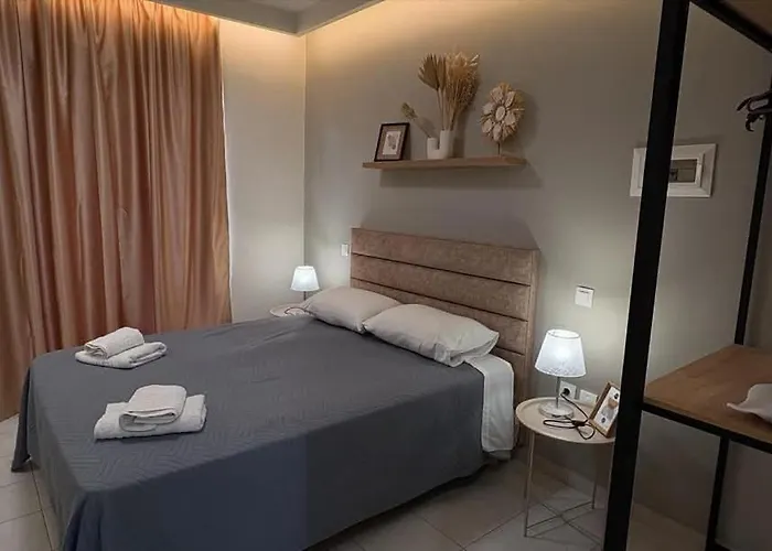 Johnhara Studios & Apartments